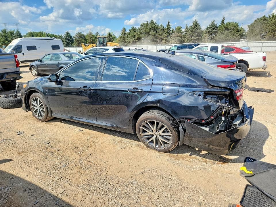 2023 TOYOTA CAMRY XLE 2