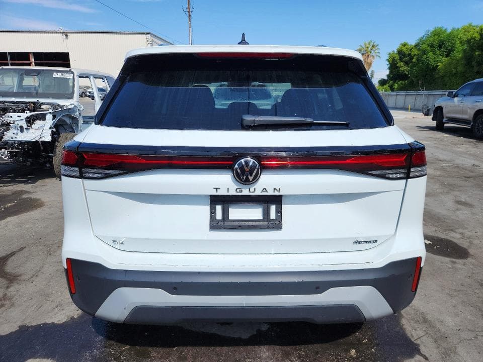2026 VOLKSWAGEN TIGUAN SE 6