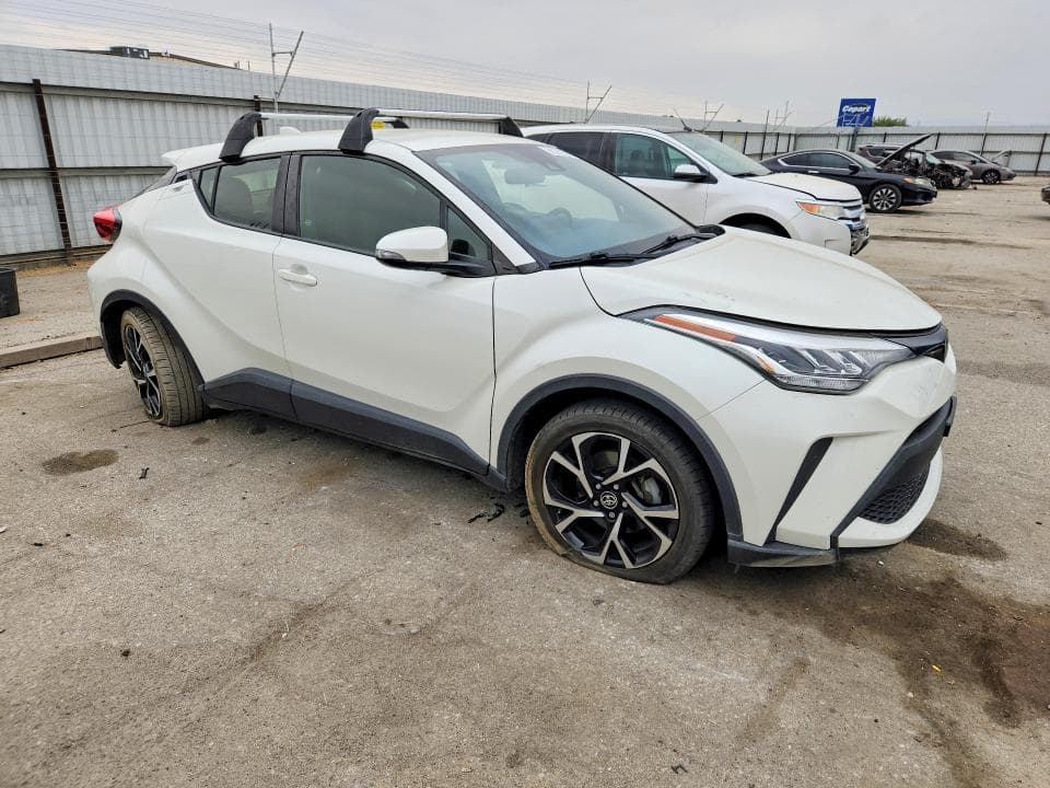 2021 TOYOTA C-HR XLE 4