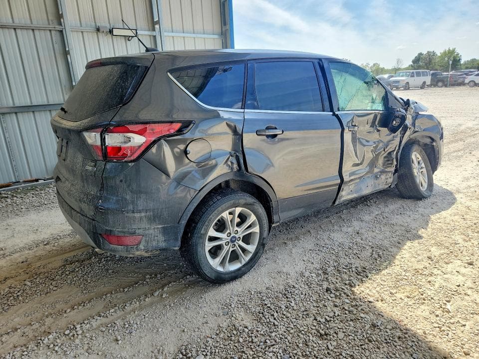 2017 FORD ESCAPE SE 3