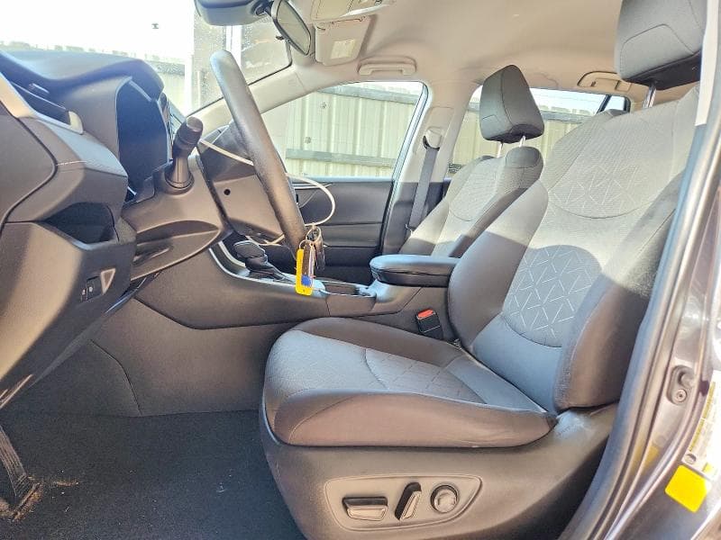 2021 TOYOTA RAV4 XLE 7