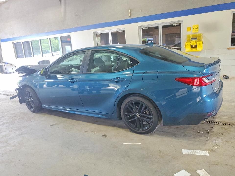 2025 TOYOTA CAMRY SE 2