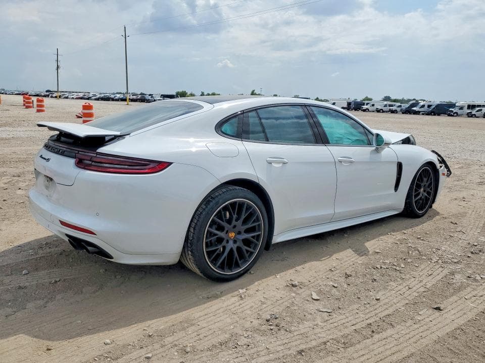 2018 PORSCHE PANAMERA 4S 3