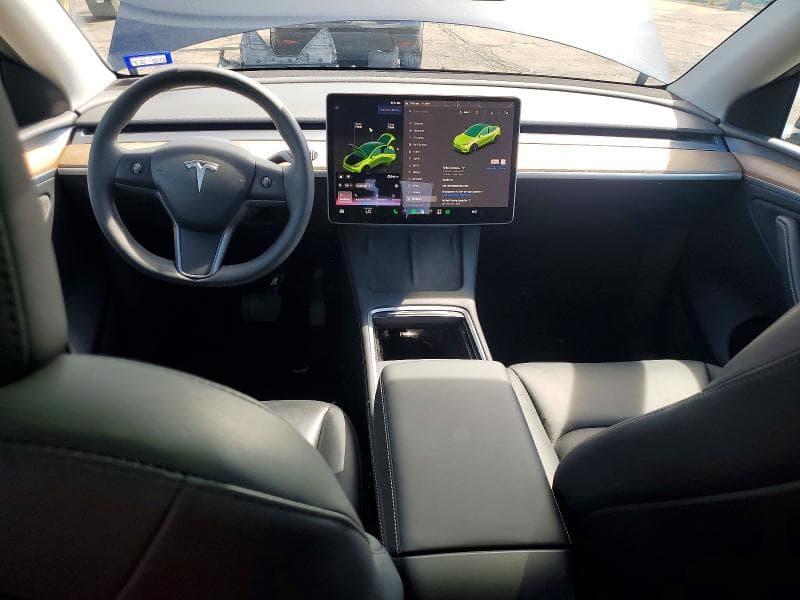 2024 TESLA MODEL Y 8