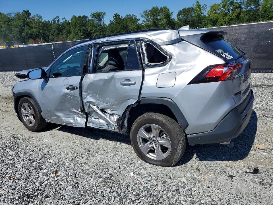 2023 TOYOTA RAV4 XLE 2