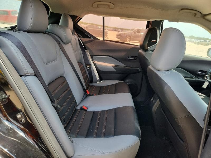 2021 NISSAN KICKS SR 10
