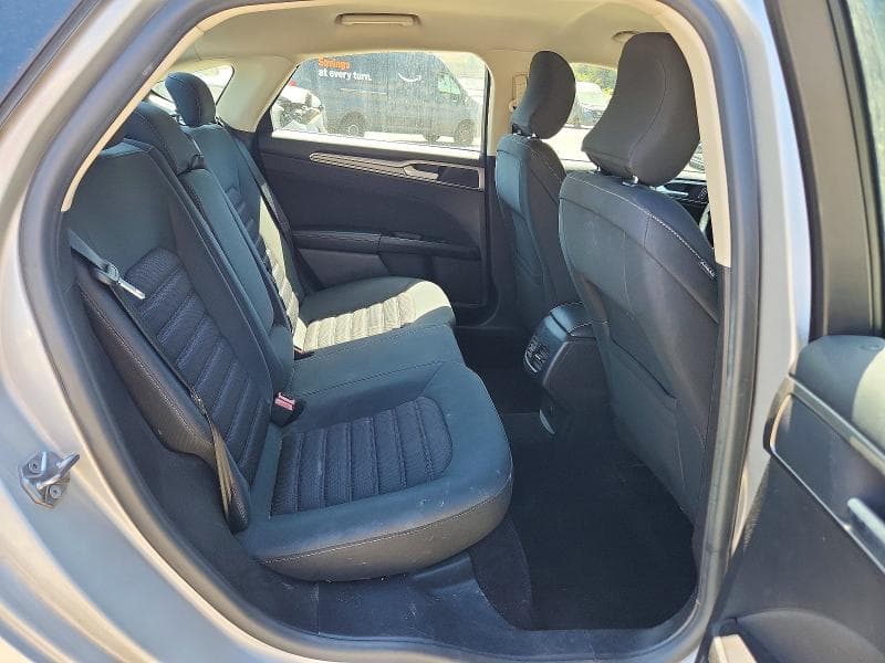 2017 FORD FUSION SE 10