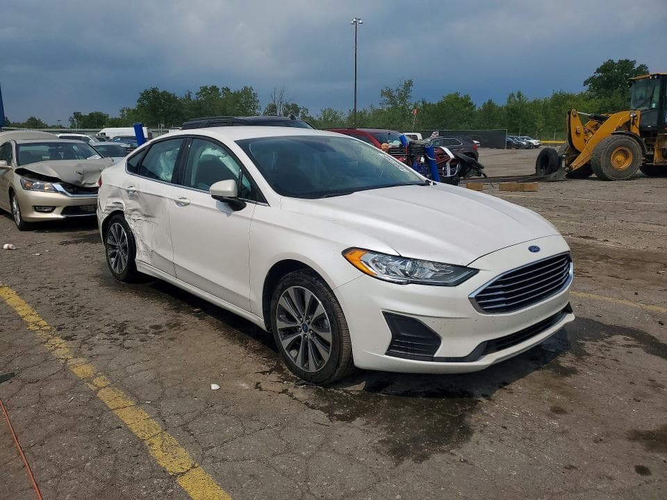 2019 FORD FUSION SE 4