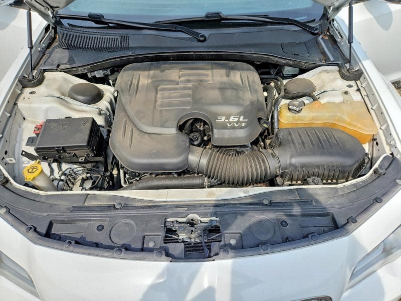 2018 CHRYSLER 300 LIMITED 11