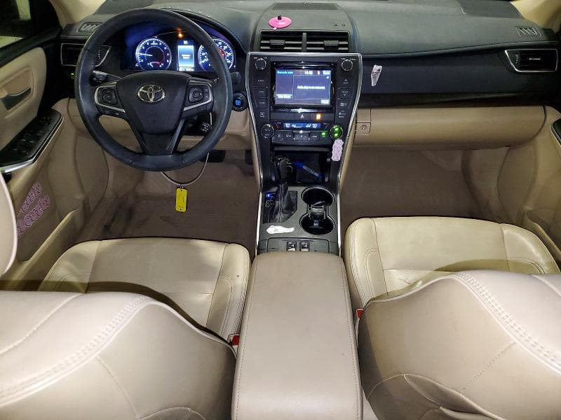 2017 TOYOTA CAMRY XLE 8