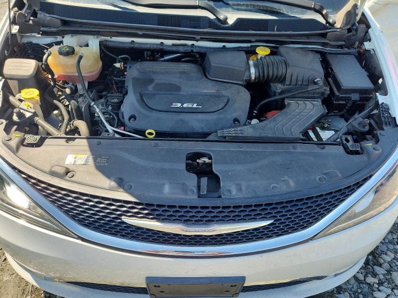 2017 CHRYSLER PACIFICA LIMITED 12