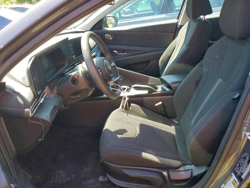 2025 HYUNDAI ELANTRA SE 7