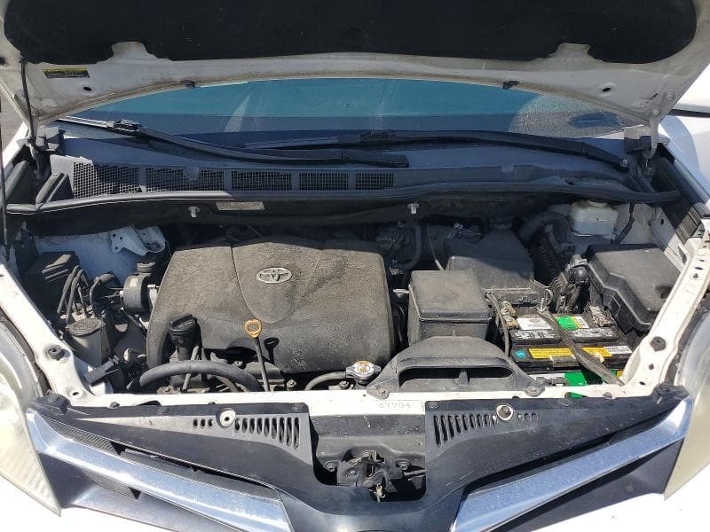 2019 TOYOTA SIENNA LE 12