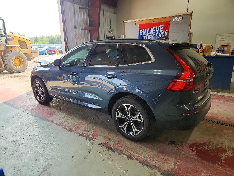 2022 VOLVO XC60 B5 MOMENTUM 2