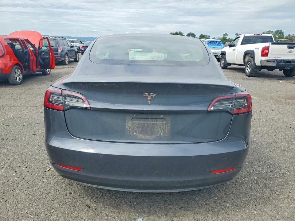 2018 TESLA MODEL 3 6
