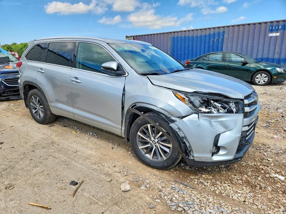 2018 TOYOTA HIGHLANDER XLE 4