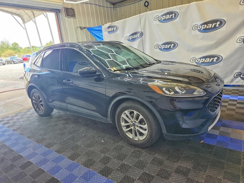 2020 FORD ESCAPE SE 4