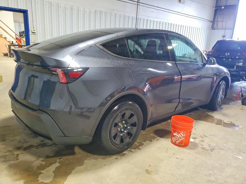 2026 TESLA MODEL Y 3