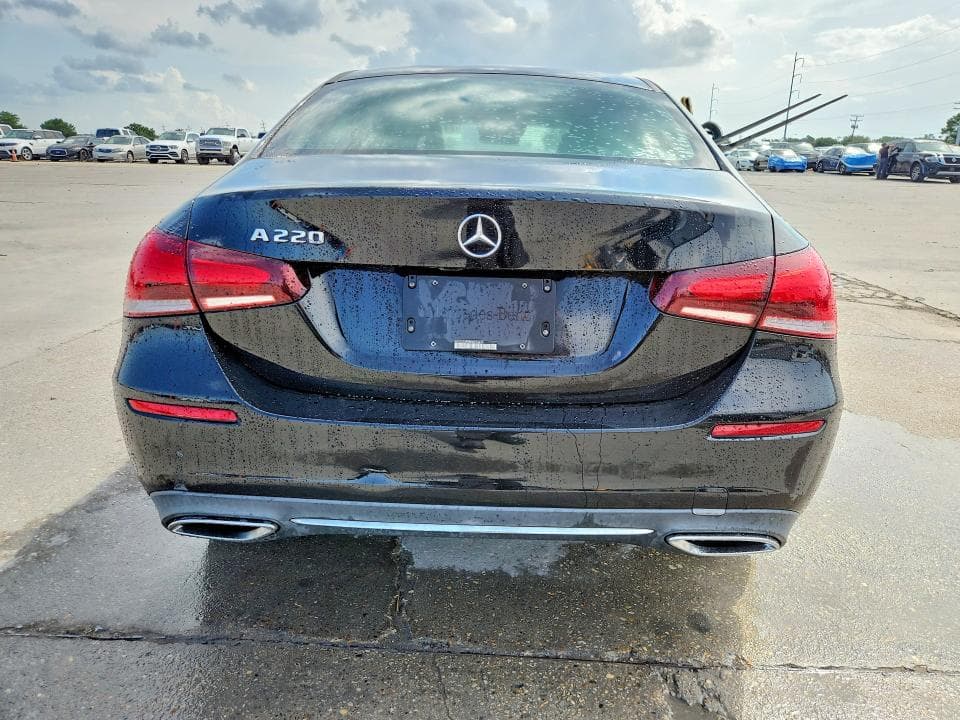 2019 MERCEDES-BENZ A 220 6