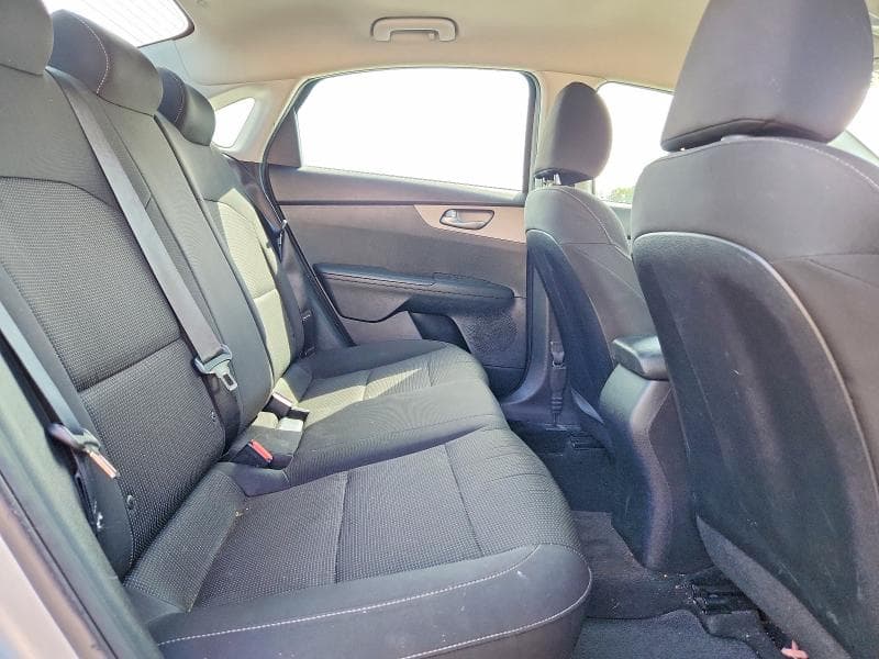 2019 KIA FORTE 10