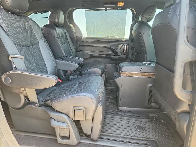 2025 TOYOTA SIENNA PLATINUM 7-PASSENGER 11