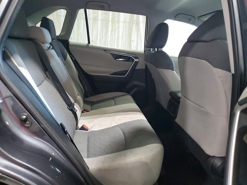 2021 TOYOTA RAV4 XLE 11
