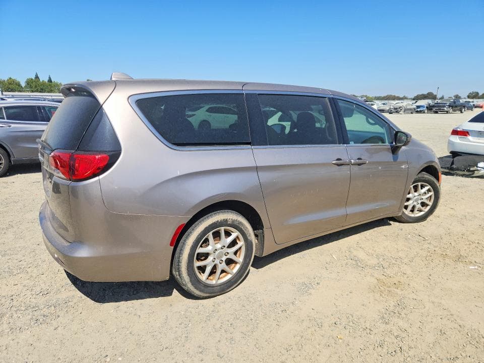 2017 CHRYSLER PACIFICA TOURING 3