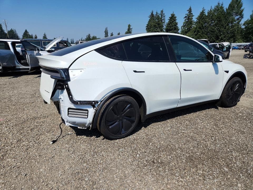 2026 TESLA MODEL Y 3