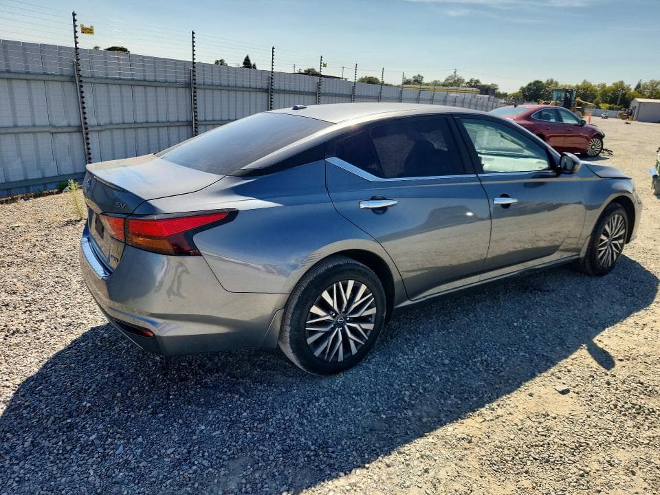 2023 NISSAN ALTIMA SV 3