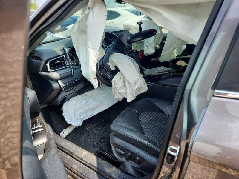 2021 TOYOTA CAMRY SE 8