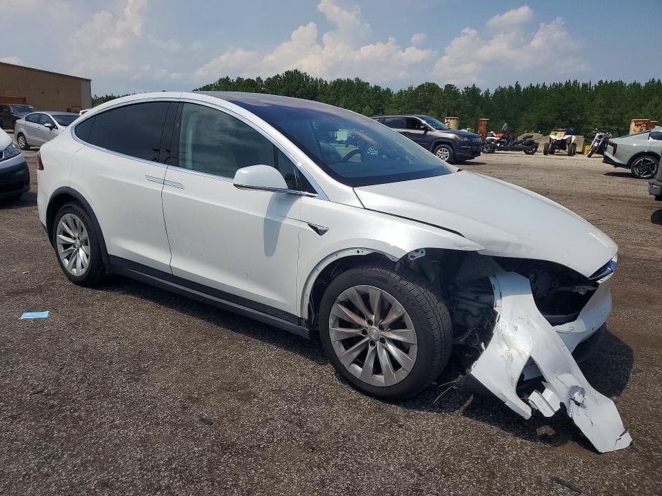 2017 TESLA MODEL X 4