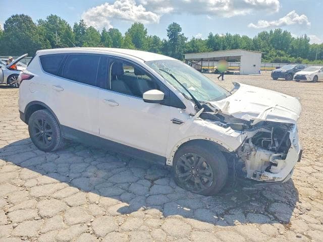 2017 FORD ESCAPE SE 4