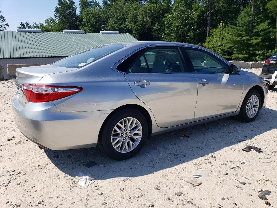2017 TOYOTA CAMRY LE 3