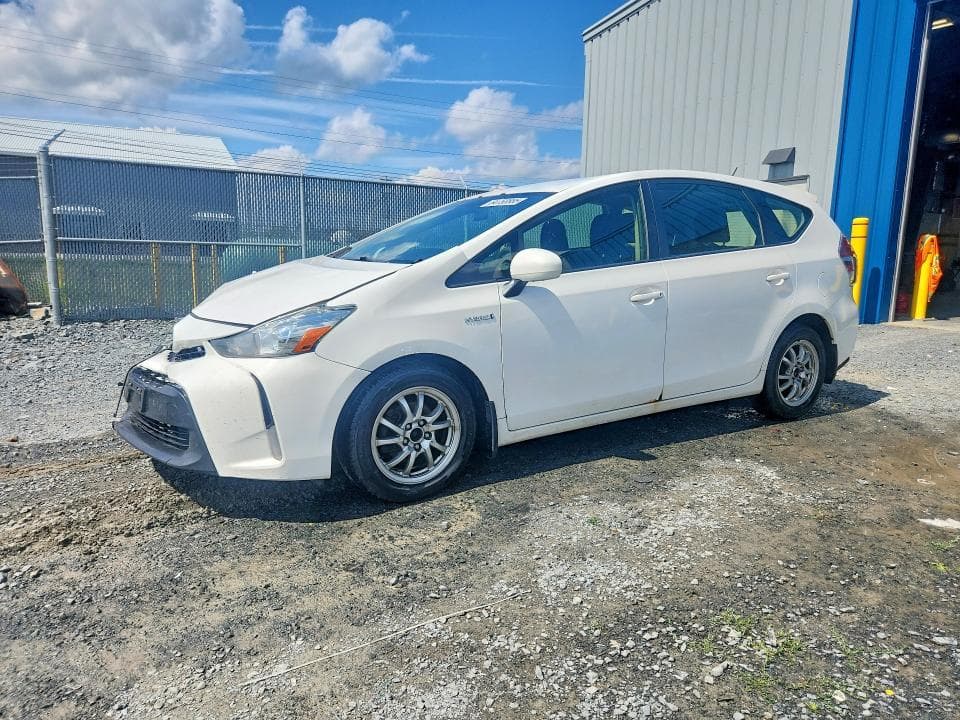 2017 TOYOTA PRIUS V TWO - 1