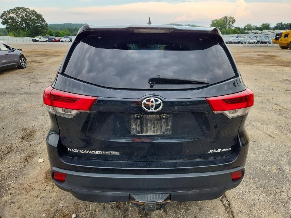2017 TOYOTA HIGHLANDER XLE 6