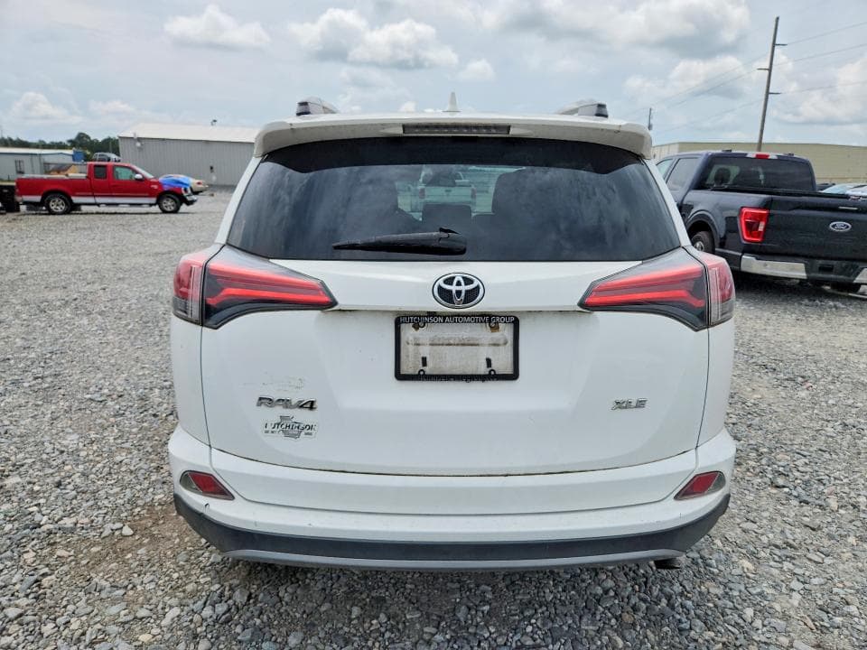 2018 TOYOTA RAV4 XLE 6