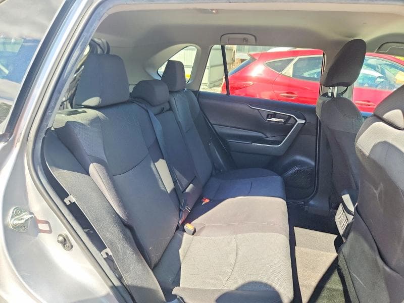 2020 TOYOTA RAV4 HYBRID XLE 11