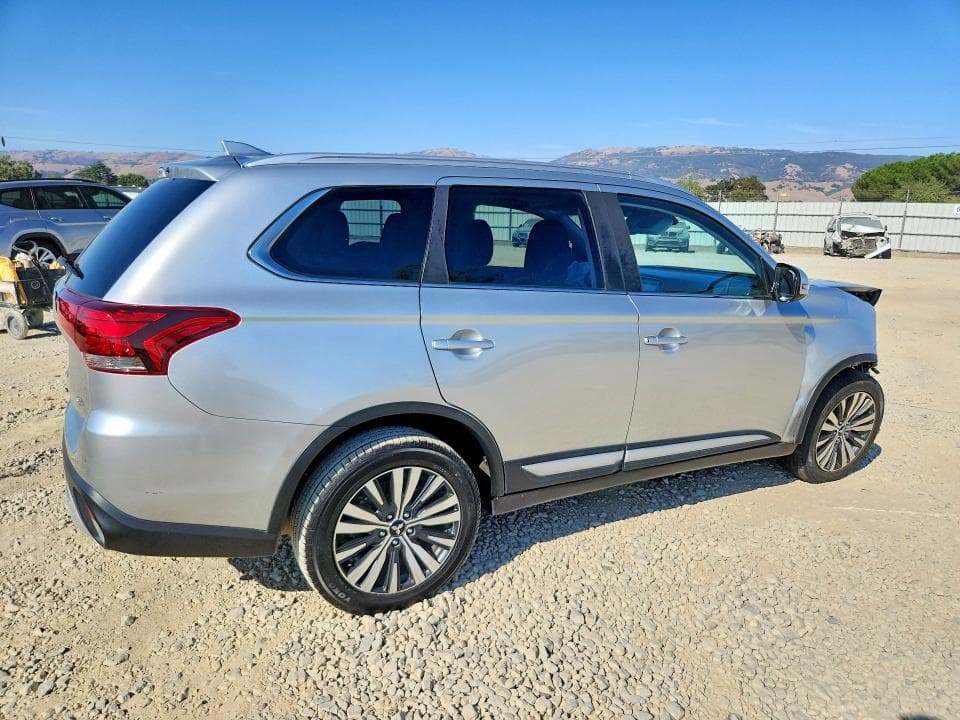 2020 MITSUBISHI OUTLANDER SE 3