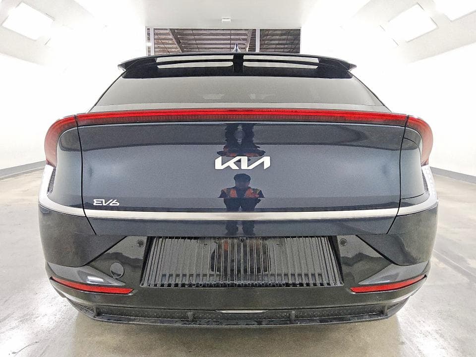 2023 KIA EV6 WIND 6