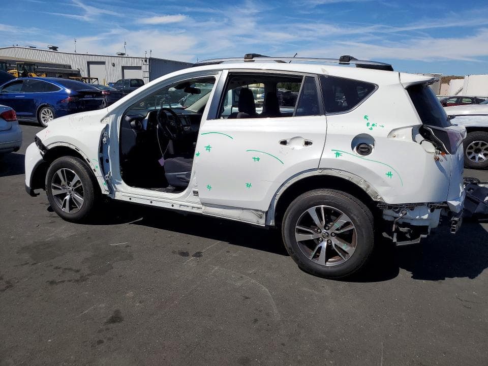 2017 TOYOTA RAV4 XLE 2