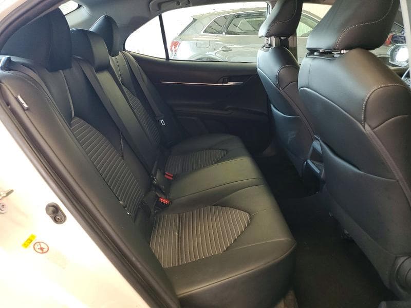 2018 TOYOTA CAMRY SE 10