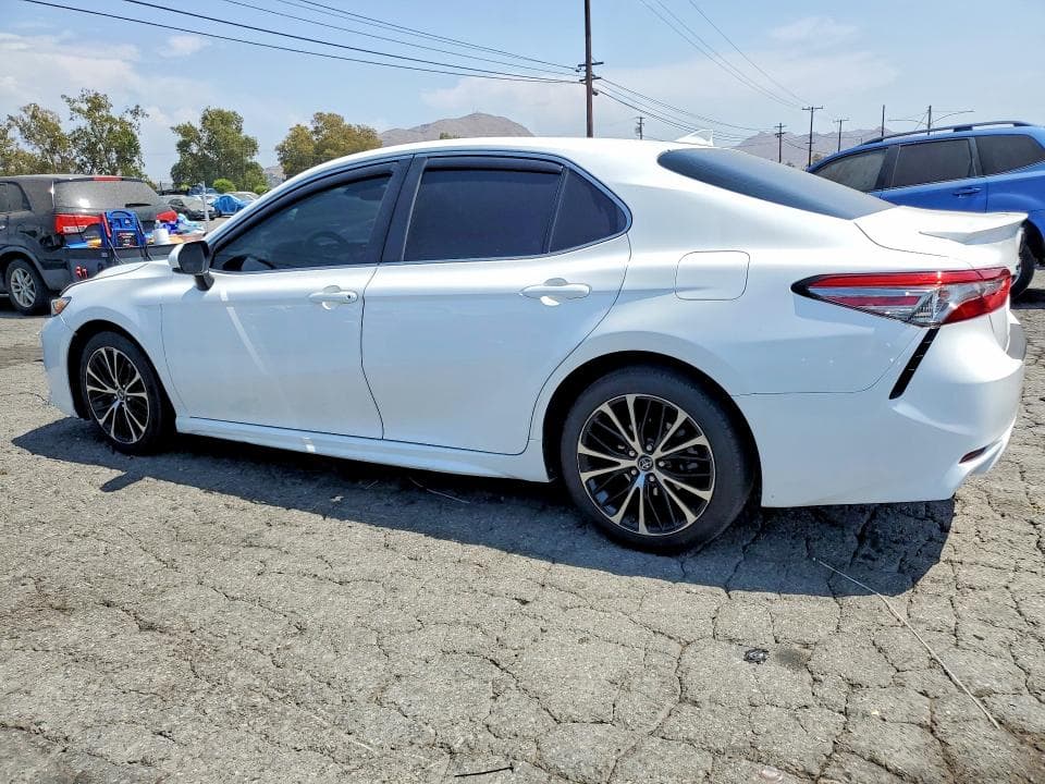 2019 TOYOTA CAMRY SE 2