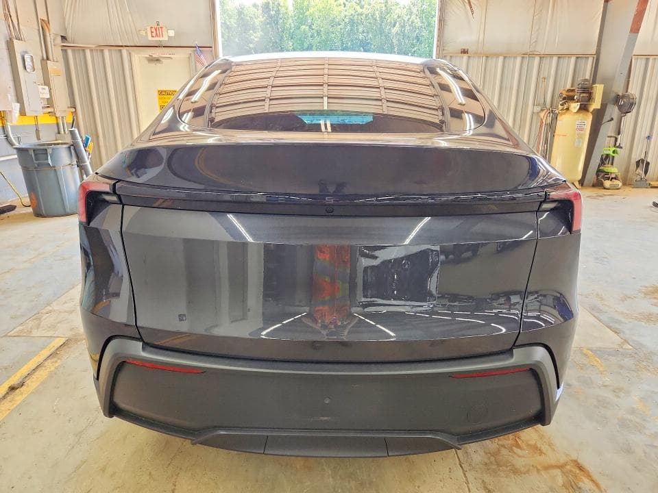 2026 TESLA MODEL Y 6