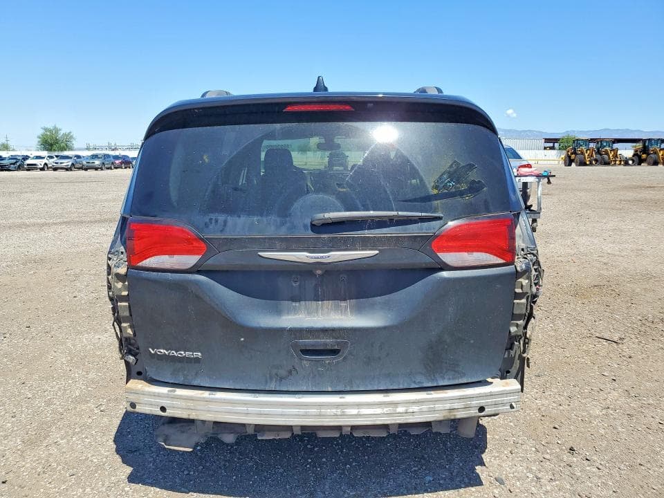 2020 CHRYSLER VOYAGER LXI 6