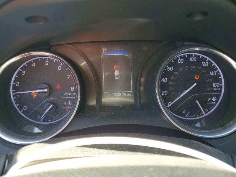2018 TOYOTA CAMRY SE 9