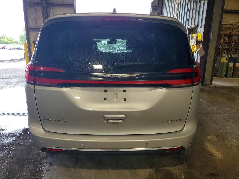 2023 CHRYSLER PACIFICA LIMITED 6