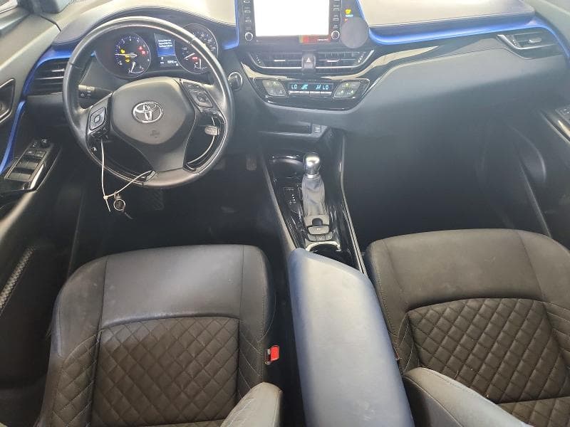 2020 TOYOTA C-HR XLE 8