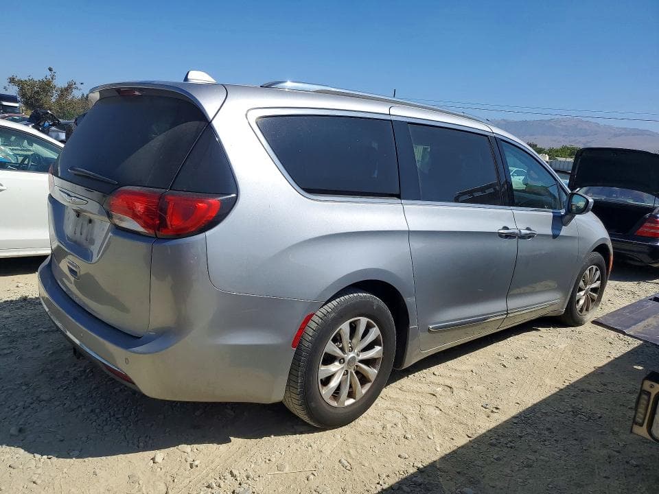 2018 CHRYSLER PACIFICA TOURING L 3