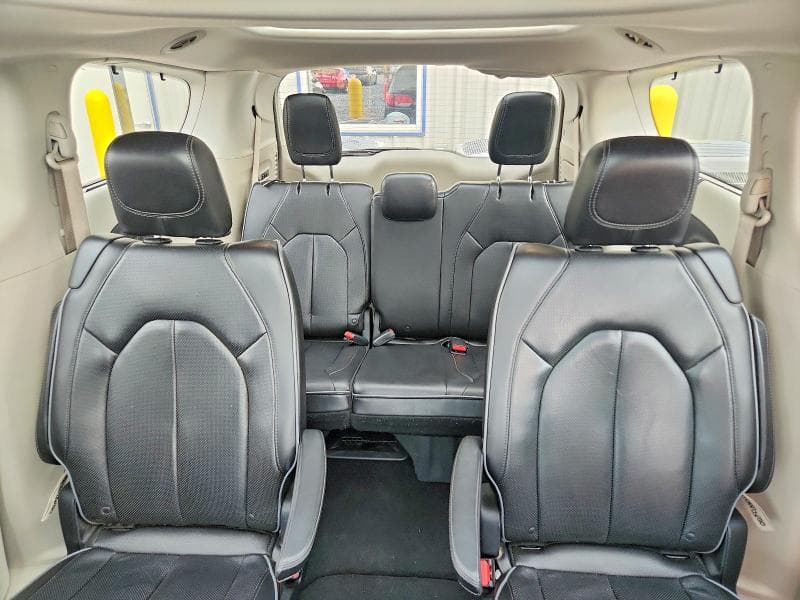 2018 CHRYSLER PACIFICA LIMITED 10