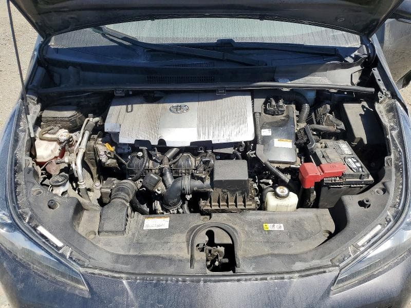 2021 TOYOTA PRIUS LE 11